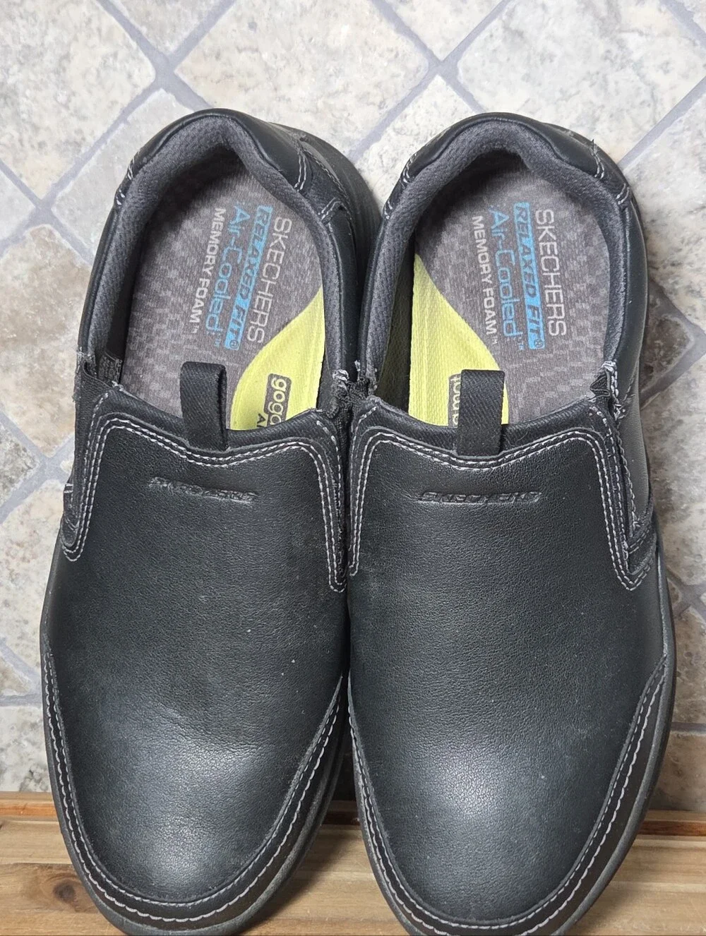 Skechers Mens Relaxed Fit Leather Slip On Loafers Black Size 10.5 Versatile